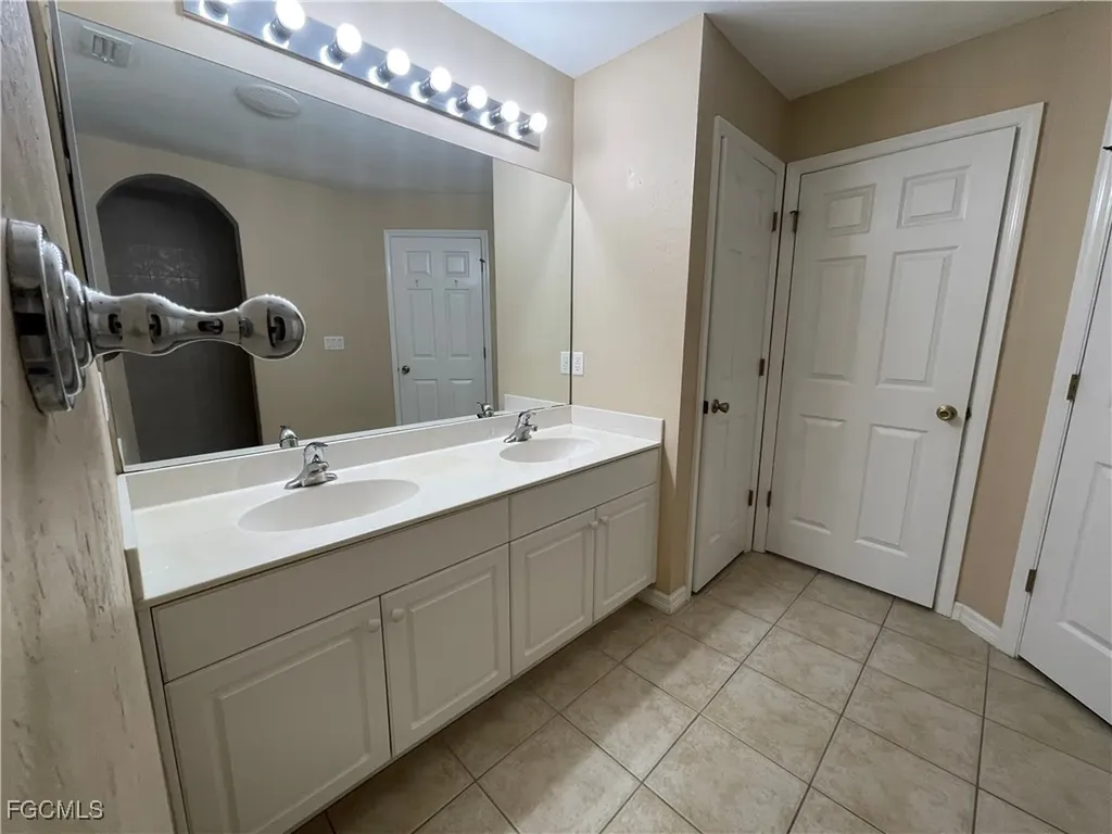630 SW 28th Terrace Cape Coral FL 33914