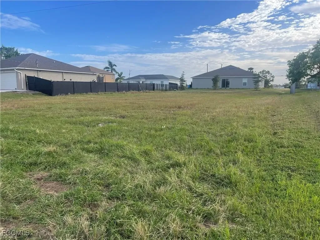 2825 NE 2nd Place Cape Coral FL 33909