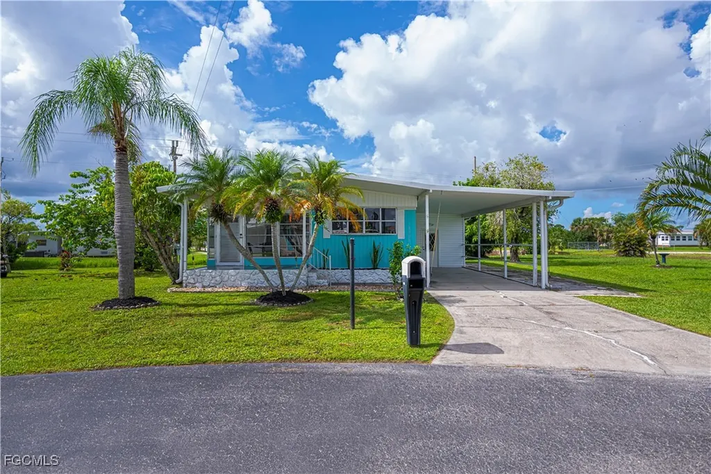 3204 Pluto Circle North Fort Myers FL 33903