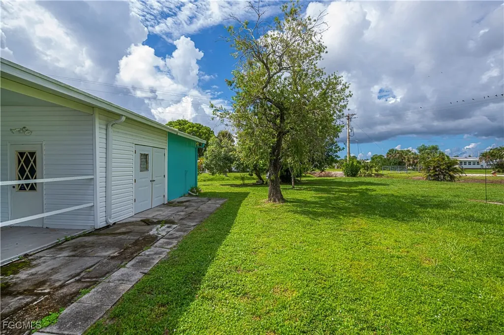 3204 Pluto Circle North Fort Myers FL 33903