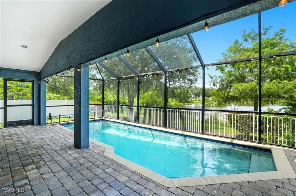 314 SW 26th Place Cape Coral FL 33991