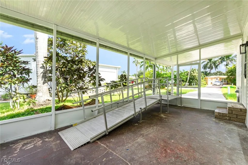 91 Twin Palms Drive Naples FL 34114