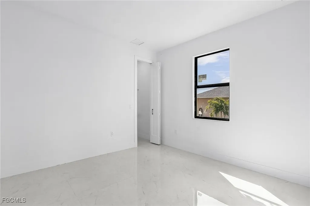 2721 NW 3rd Street Cape Coral FL 33993