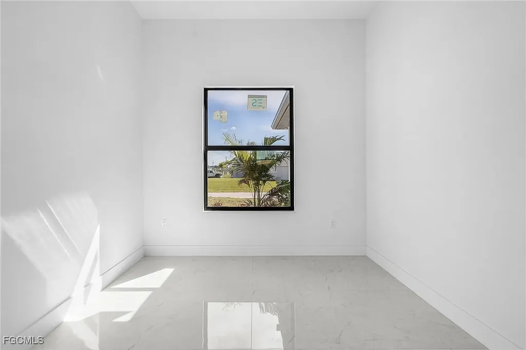 2721 NW 3rd Street Cape Coral FL 33993