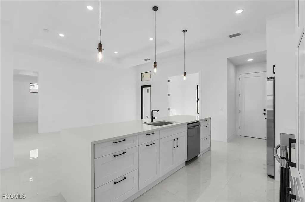 2721 NW 3rd Street Cape Coral FL 33993