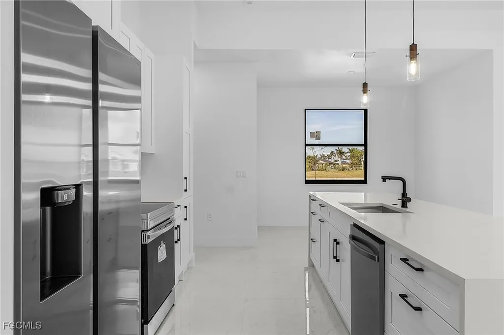 2721 NW 3rd Street Cape Coral FL 33993