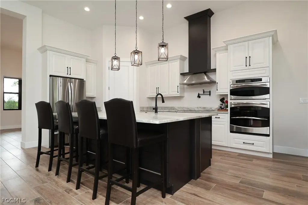 19401 Witts End Alva FL 33920