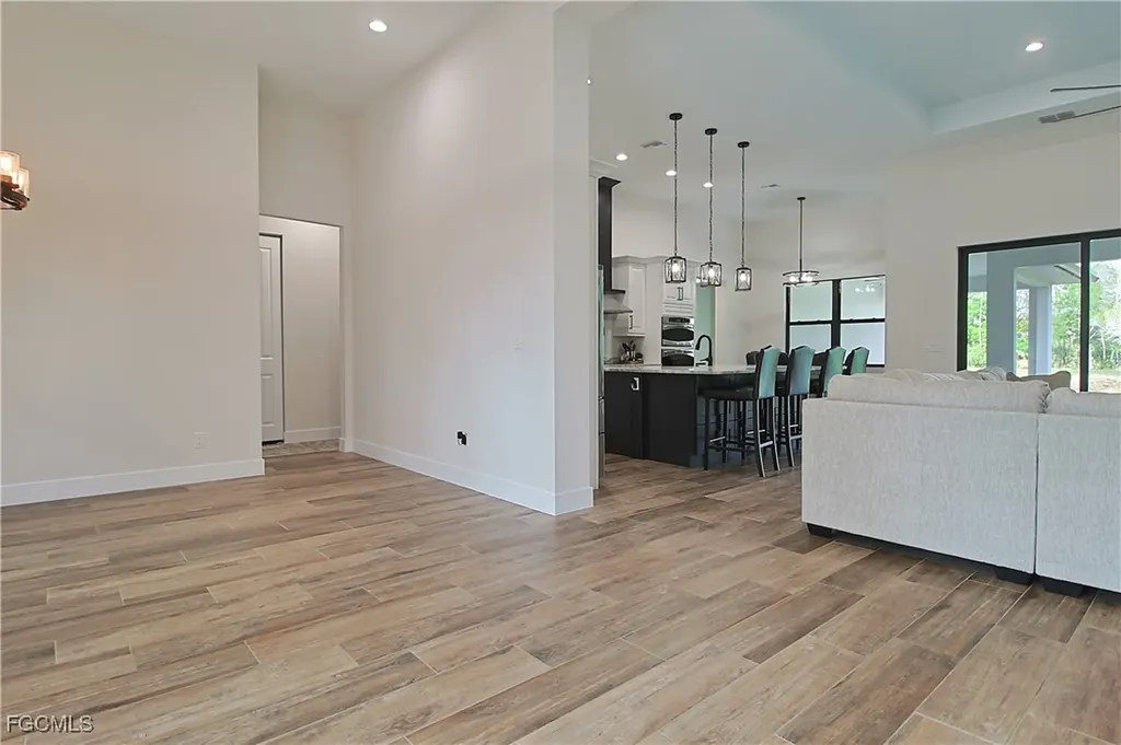 19401 Witts End Alva FL 33920