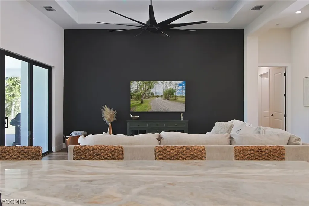 19401 Witts End Alva FL 33920