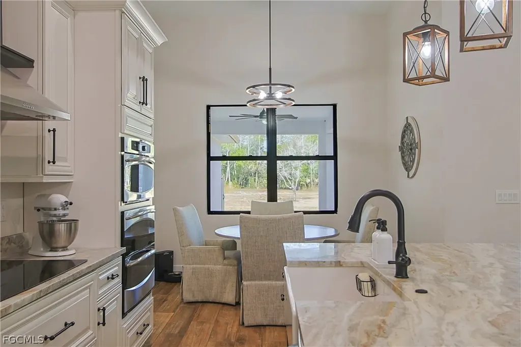 19401 Witts End Alva FL 33920