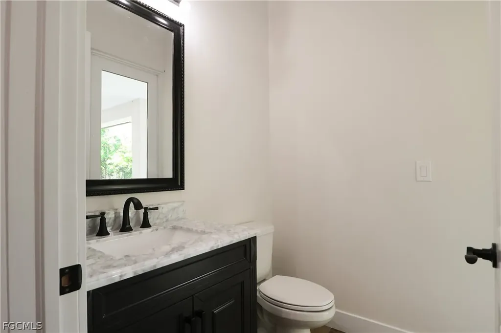 19401 Witts End Alva FL 33920