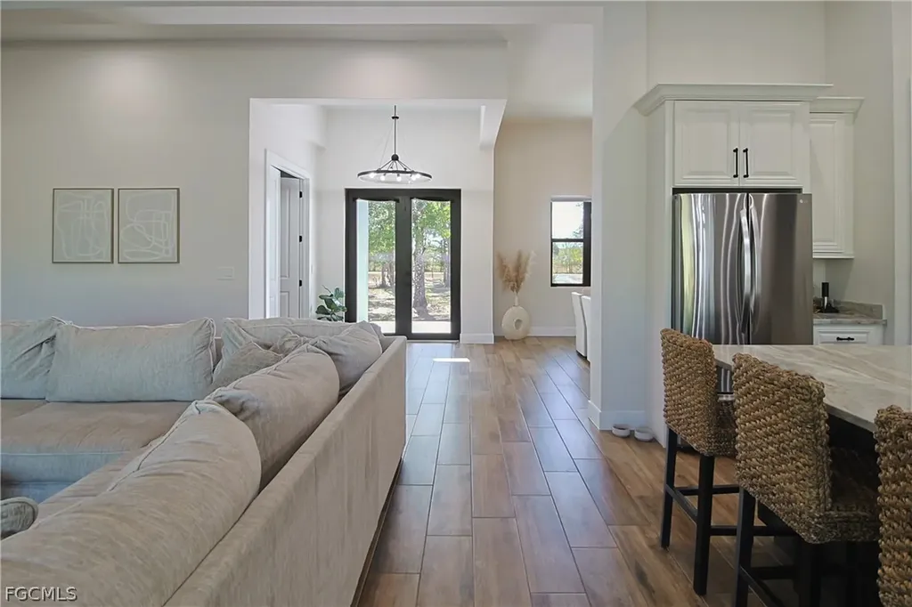 19401 Witts End Alva FL 33920