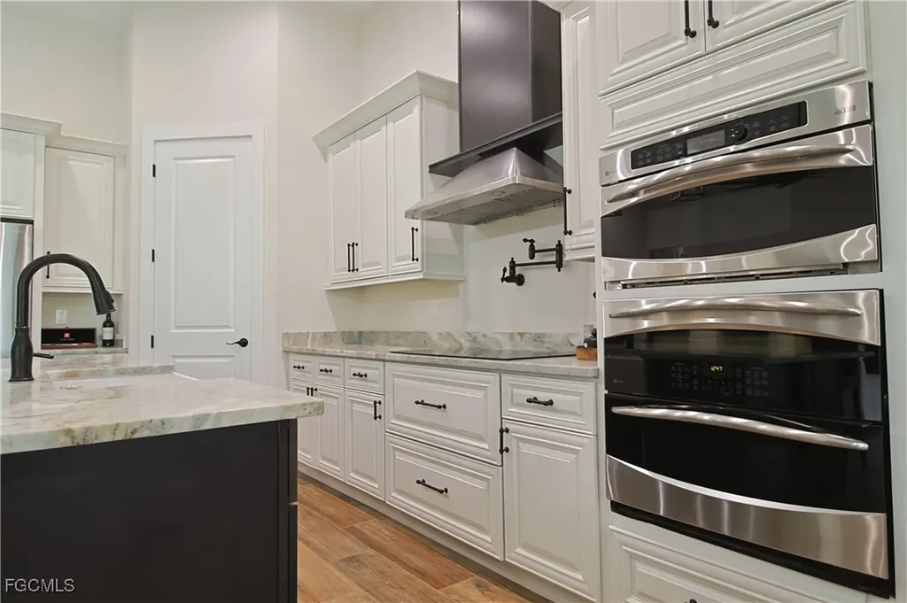 19401 Witts End Alva FL 33920