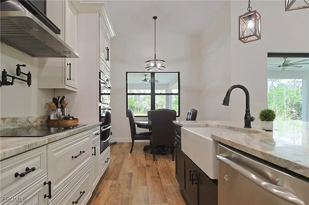 19401 Witts End Alva FL 33920