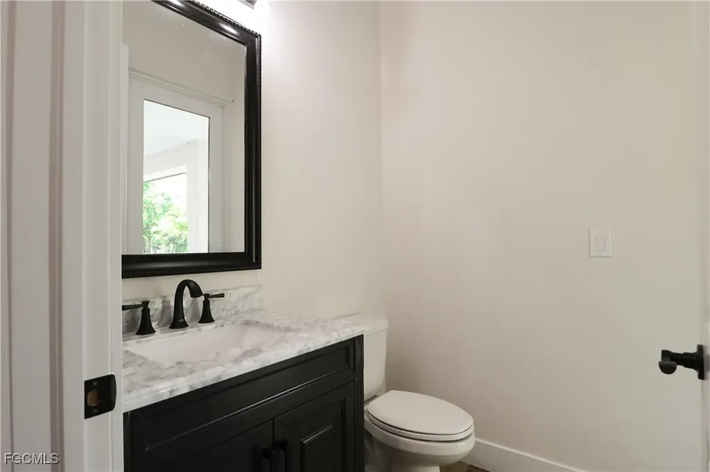 19401 Witts End Alva FL 33920