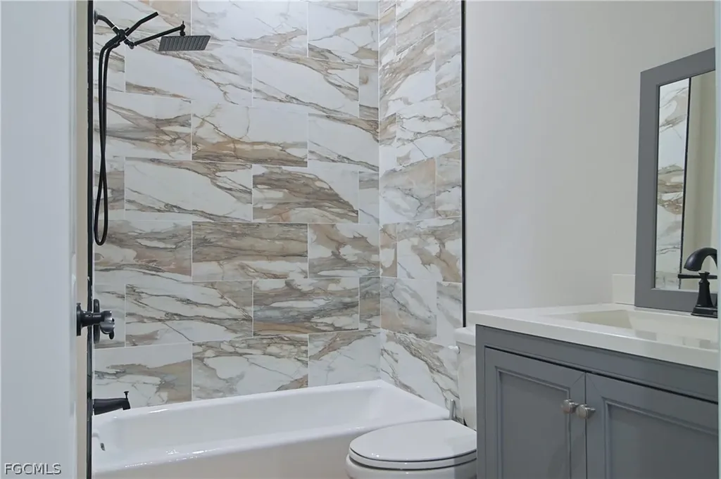 19401 Witts End Alva FL 33920