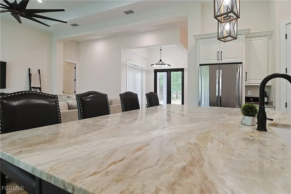 19401 Witts End Alva FL 33920