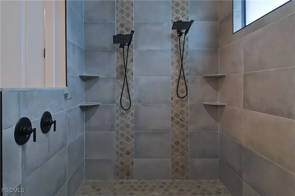 19401 Witts End Alva FL 33920