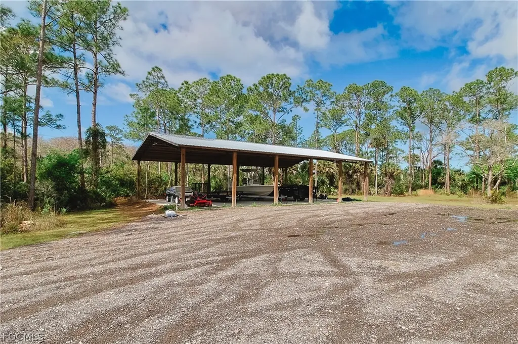 19401 Witts End Alva FL 33920