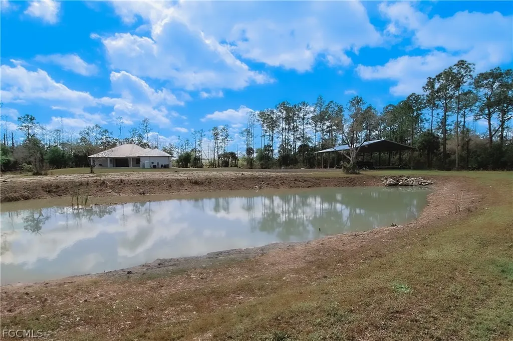 19401 Witts End Alva FL 33920