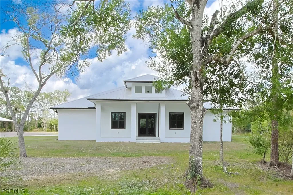 19401 Witts End Alva FL 33920