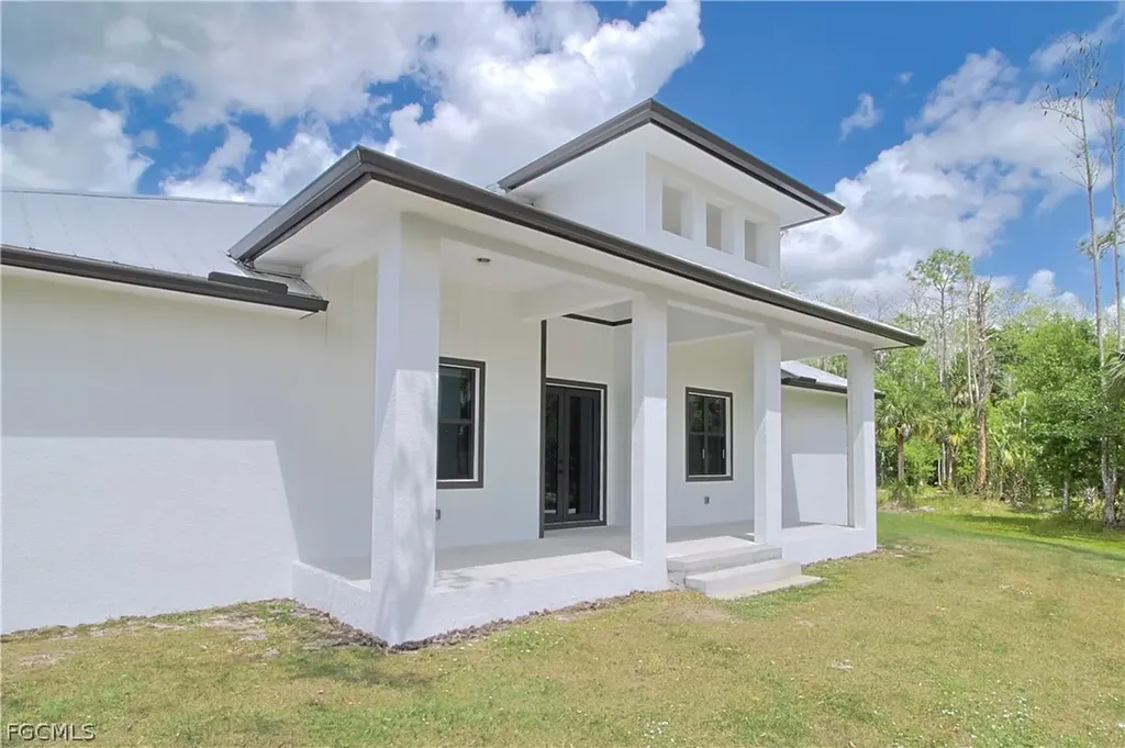 19401 Witts End Alva FL 33920