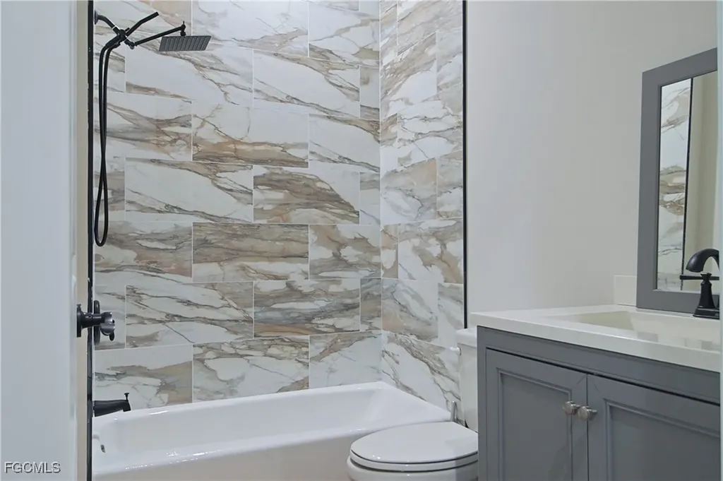 19401 Witts End Alva FL 33920