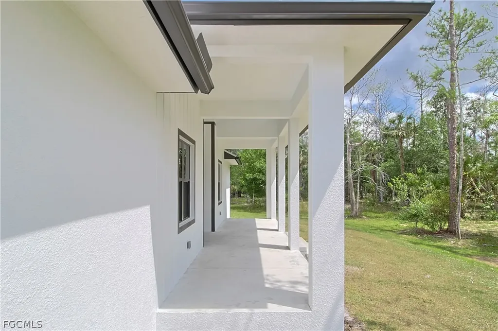 19401 Witts End Alva FL 33920