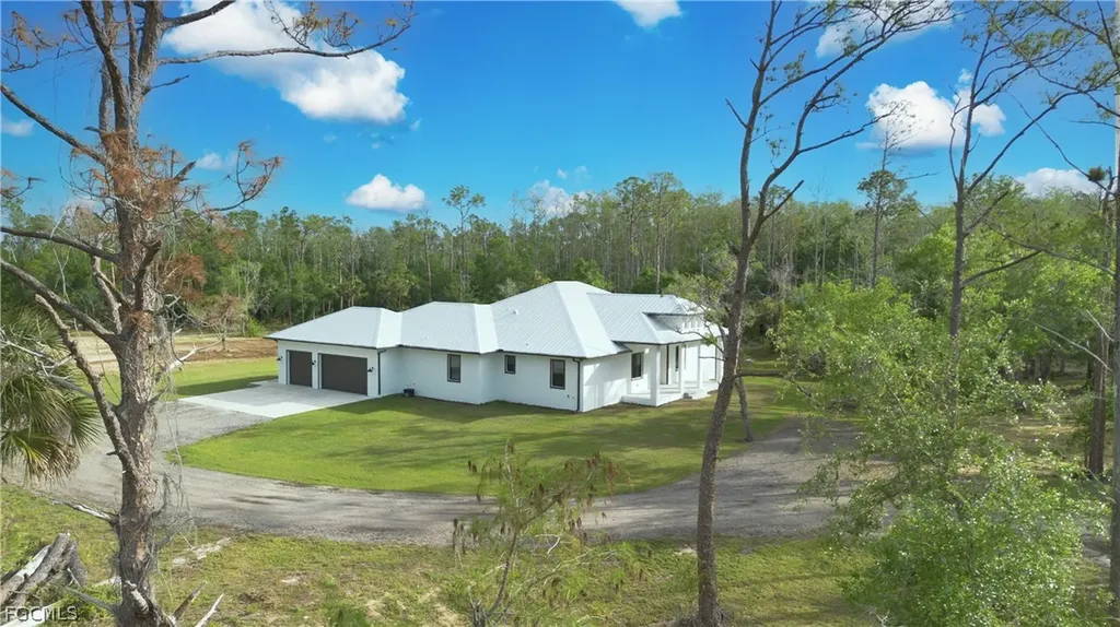 19401 Witts End Alva FL 33920