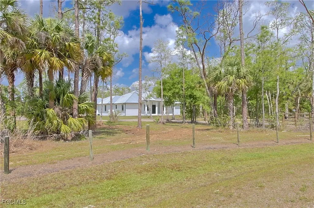 19401 Witts End Alva FL 33920