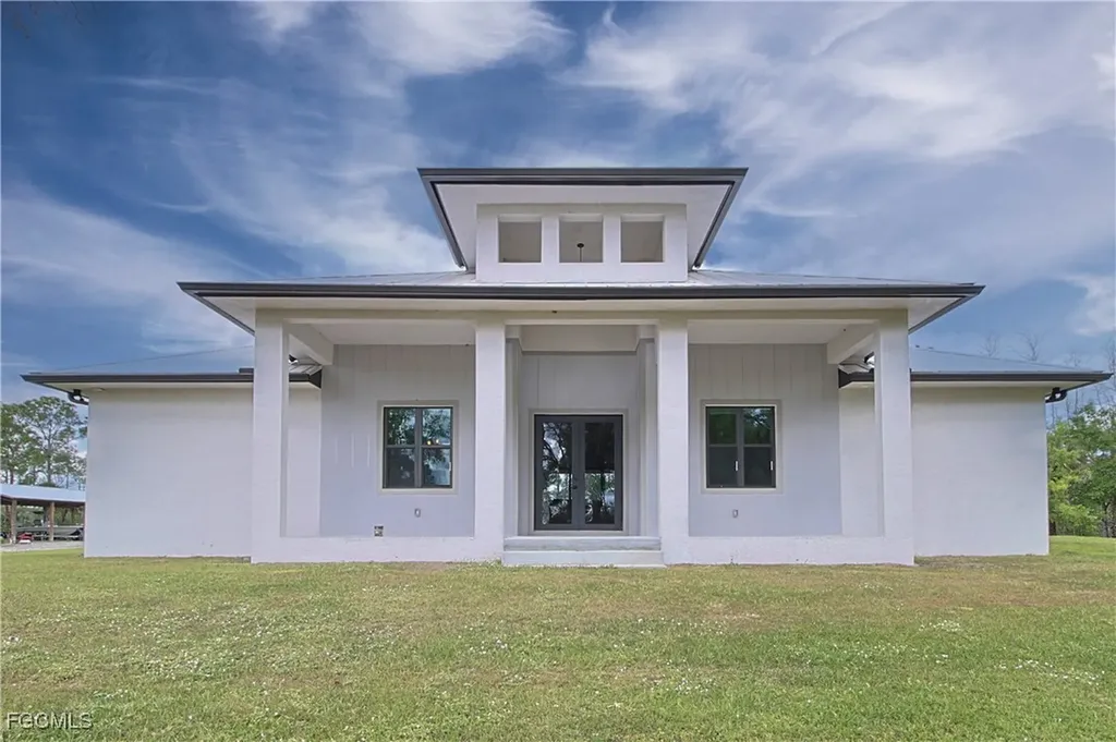 19401 Witts End Alva FL 33920