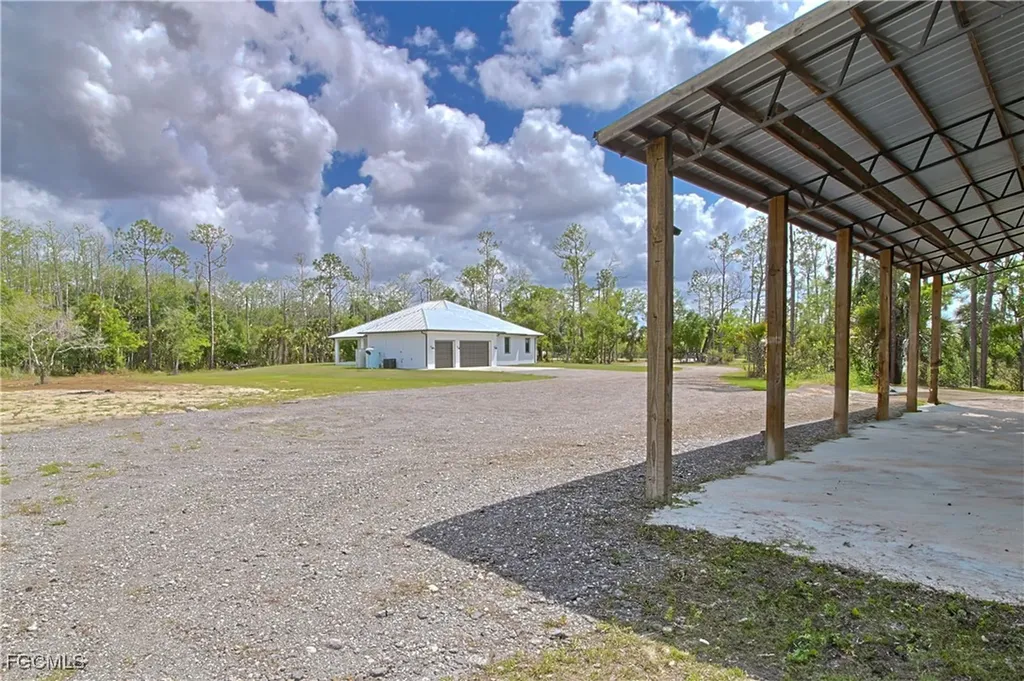 19401 Witts End Alva FL 33920