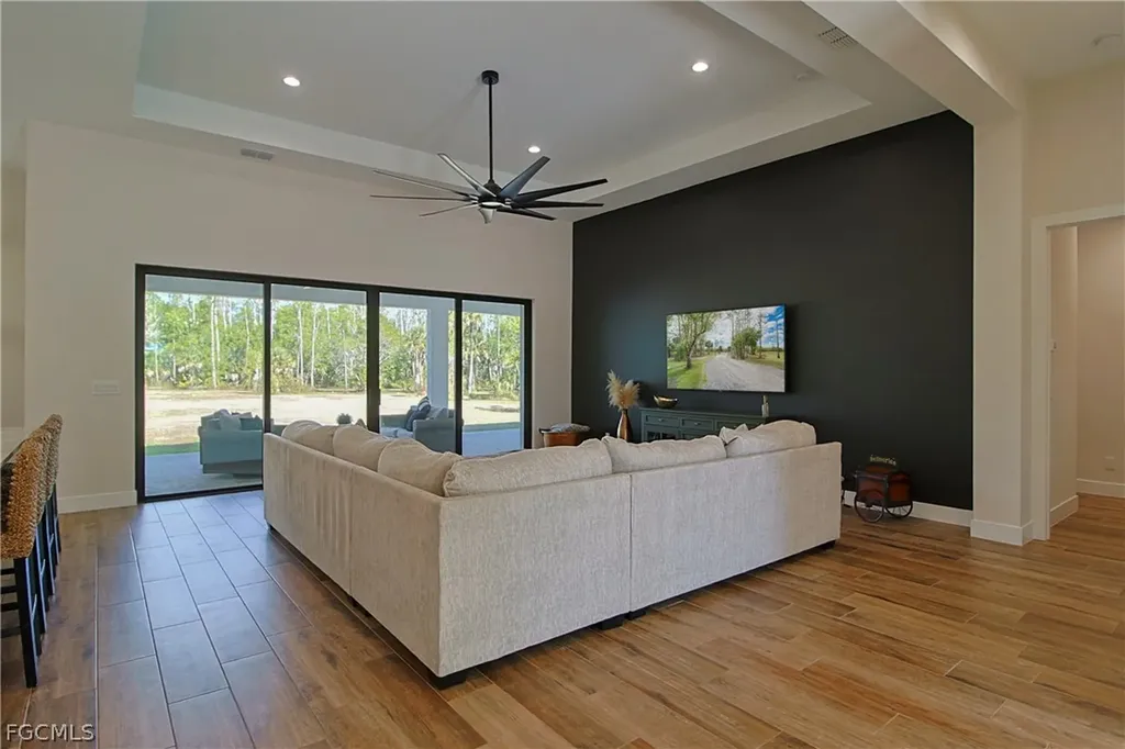 19401 Witts End Alva FL 33920