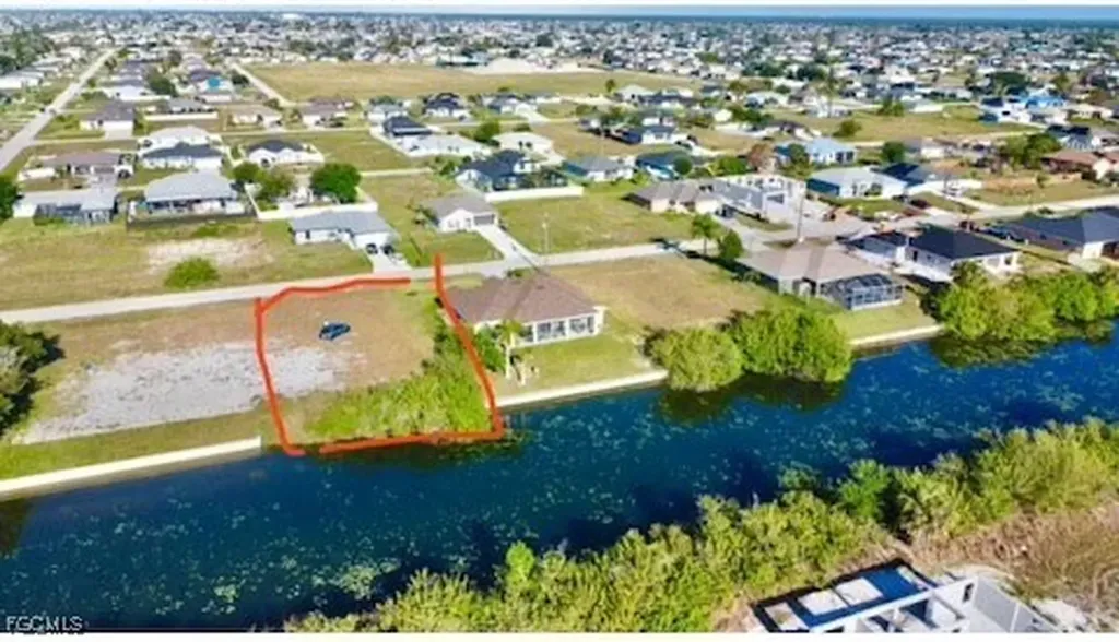 2025 NE 5th Place Cape Coral FL 33909