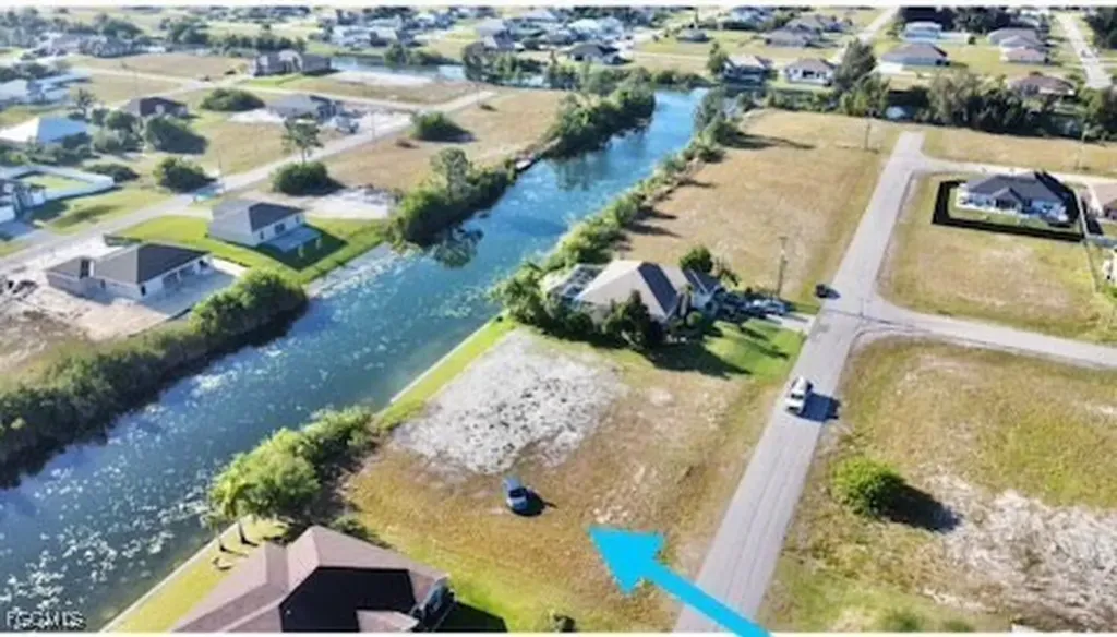 2025 NE 5th Place Cape Coral FL 33909