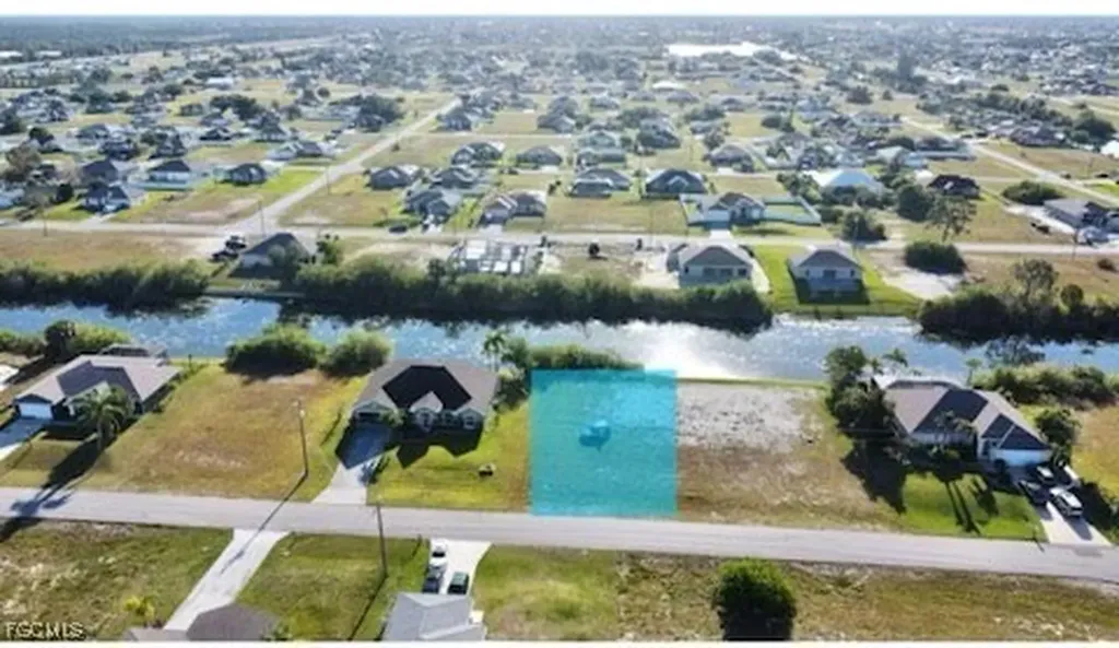 2025 NE 5th Place Cape Coral FL 33909