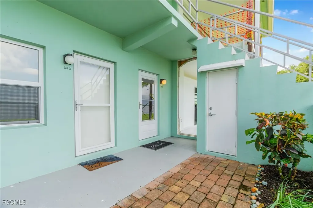 3225 E Riverside Drive Fort Myers FL 33916