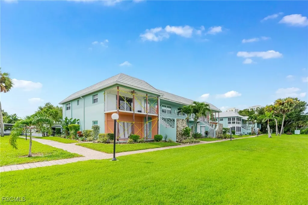 3225 E Riverside Drive Fort Myers FL 33916