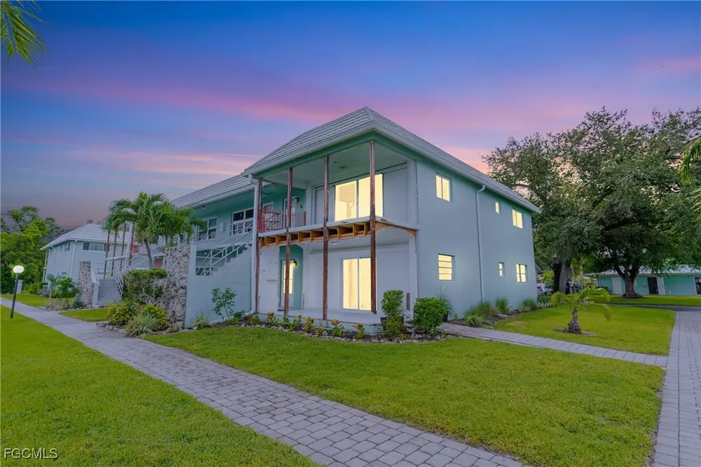 3225 E Riverside Drive Fort Myers FL 33916