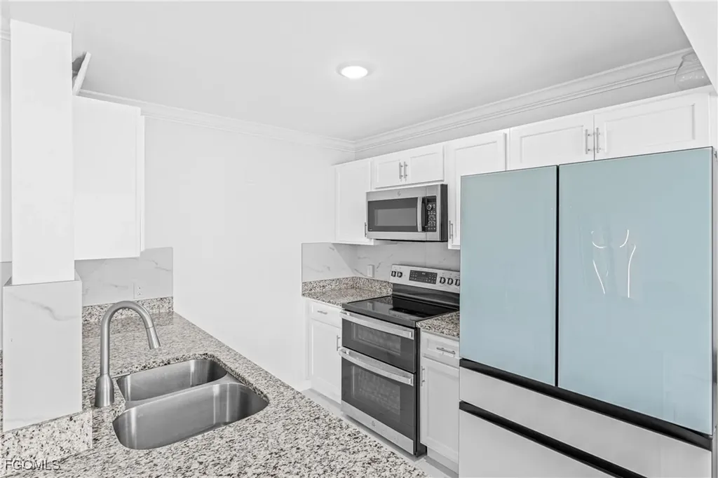 3225 E Riverside Drive Fort Myers FL 33916