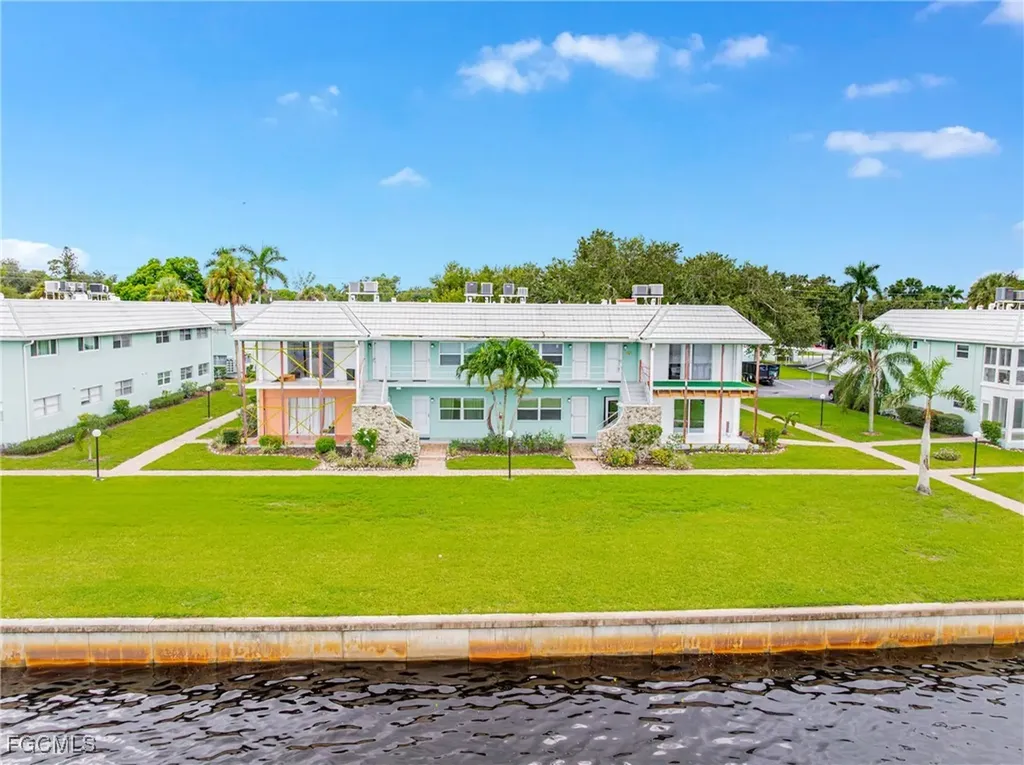 3225 E Riverside Drive Fort Myers FL 33916