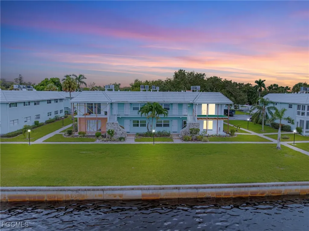 3225 E Riverside Drive Fort Myers FL 33916