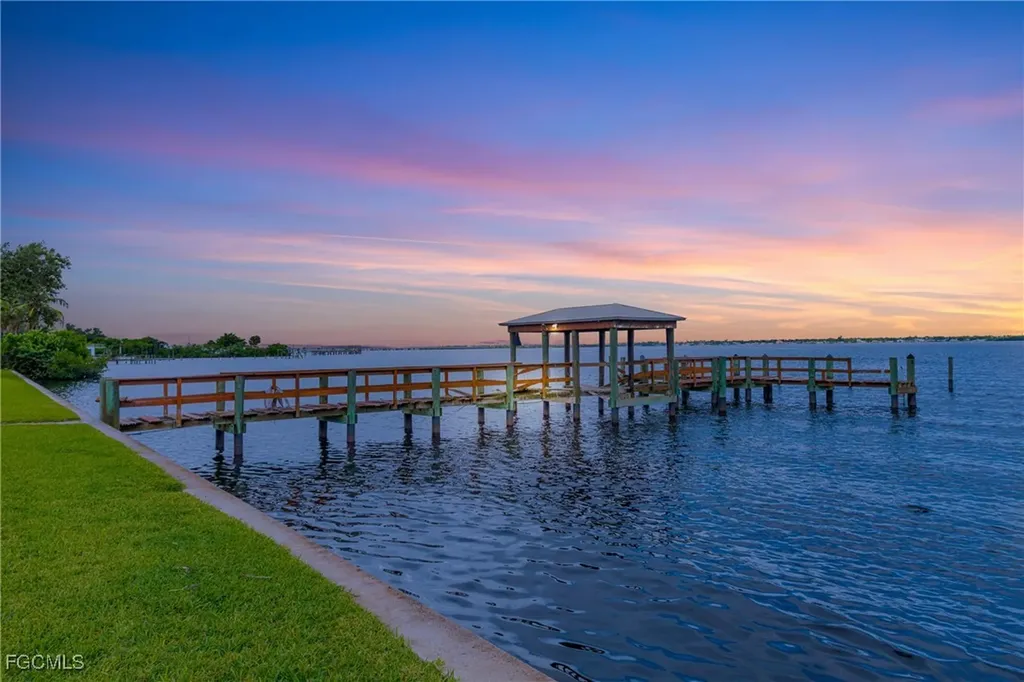 3225 E Riverside Drive Fort Myers FL 33916