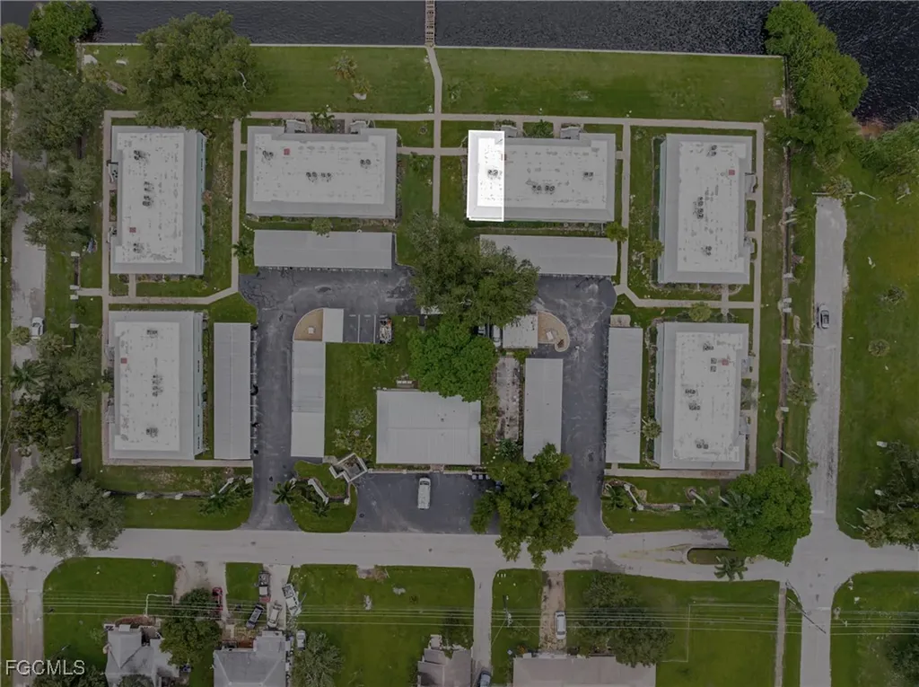 3225 E Riverside Drive Fort Myers FL 33916