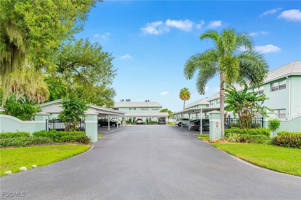3225 E Riverside Drive Fort Myers FL 33916