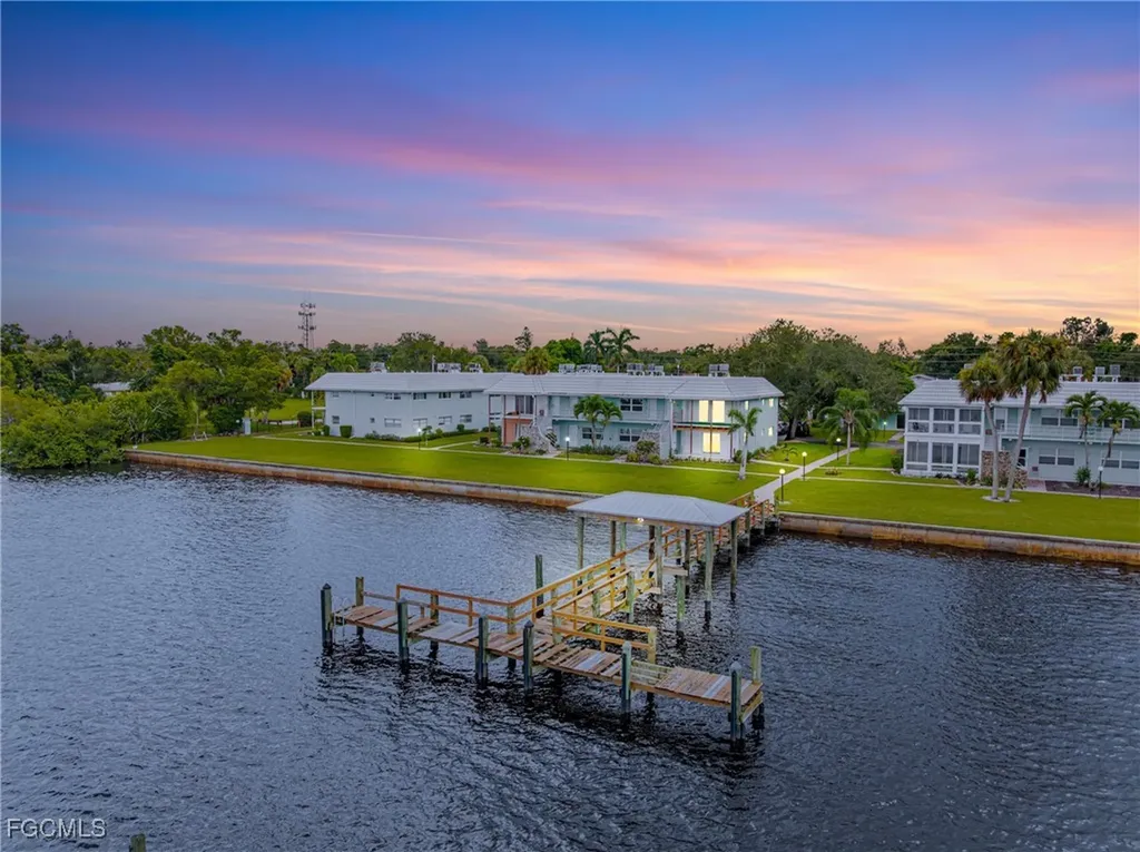 3225 E Riverside Drive Fort Myers FL 33916