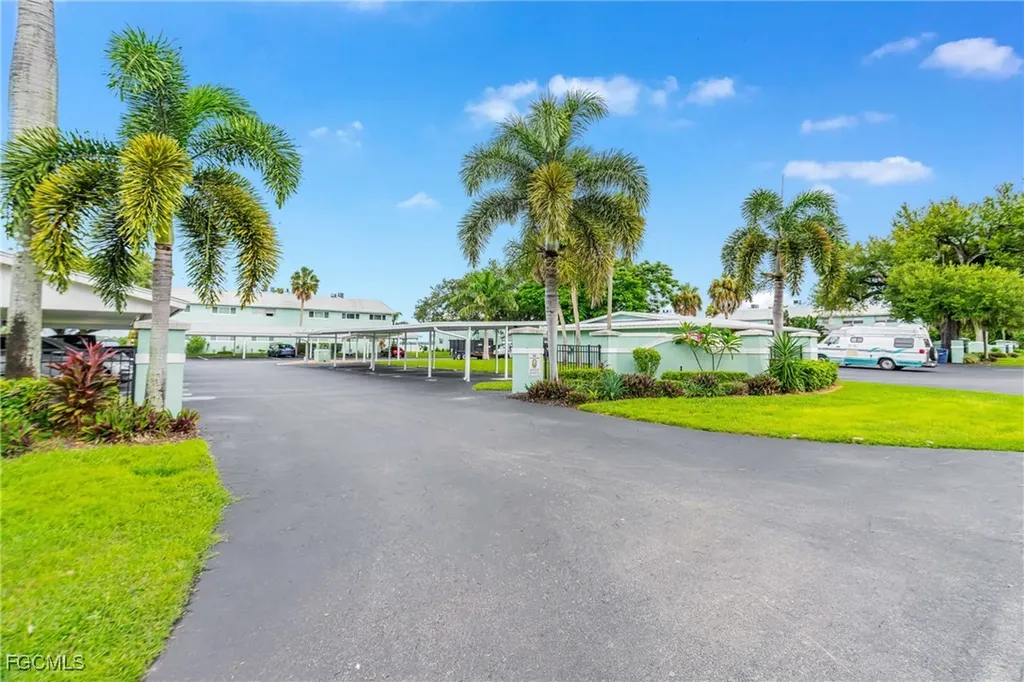3225 E Riverside Drive Fort Myers FL 33916
