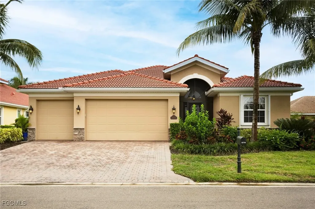 12710 Olde Banyon Boulevard North Fort Myers FL 33903