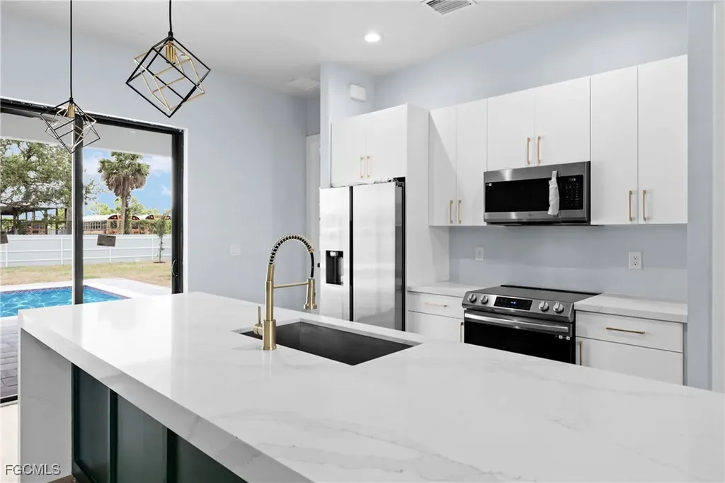 1333 NW 4th Street Cape Coral FL 33993