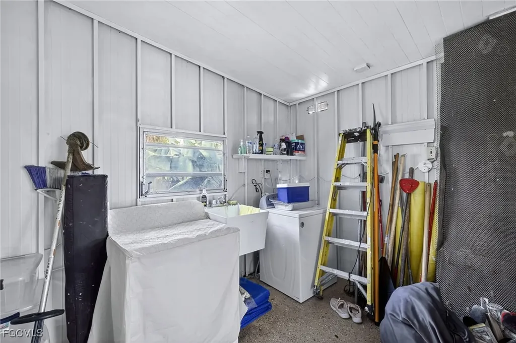 3742 Unique Circle Fort Myers FL 33908